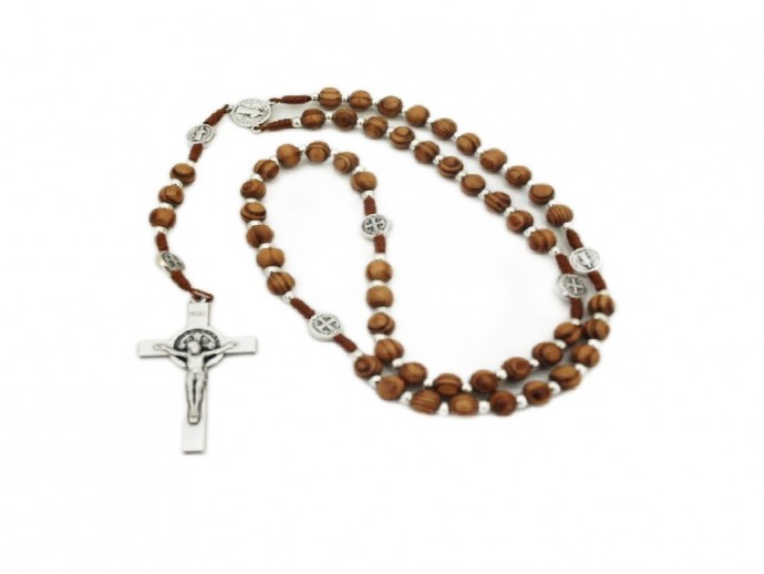 Corona rosario di  San Benedetto in legno. Misura mm. 7