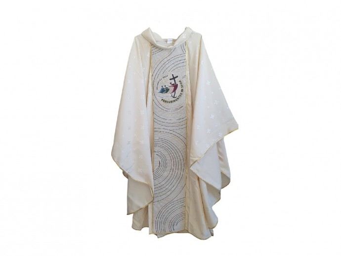 Casula Avorio con logo ricamato del Giubileo 2025